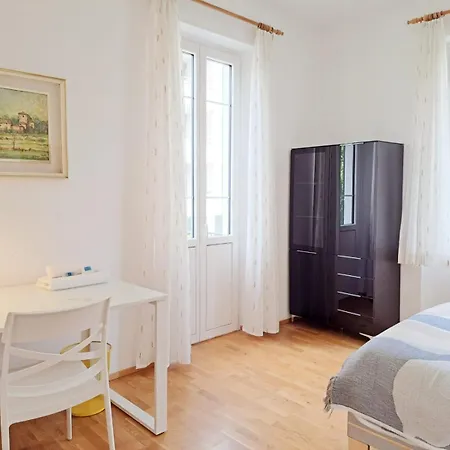 Apartment Sestante By Quokka 360 - A Garden In The Town Centre *